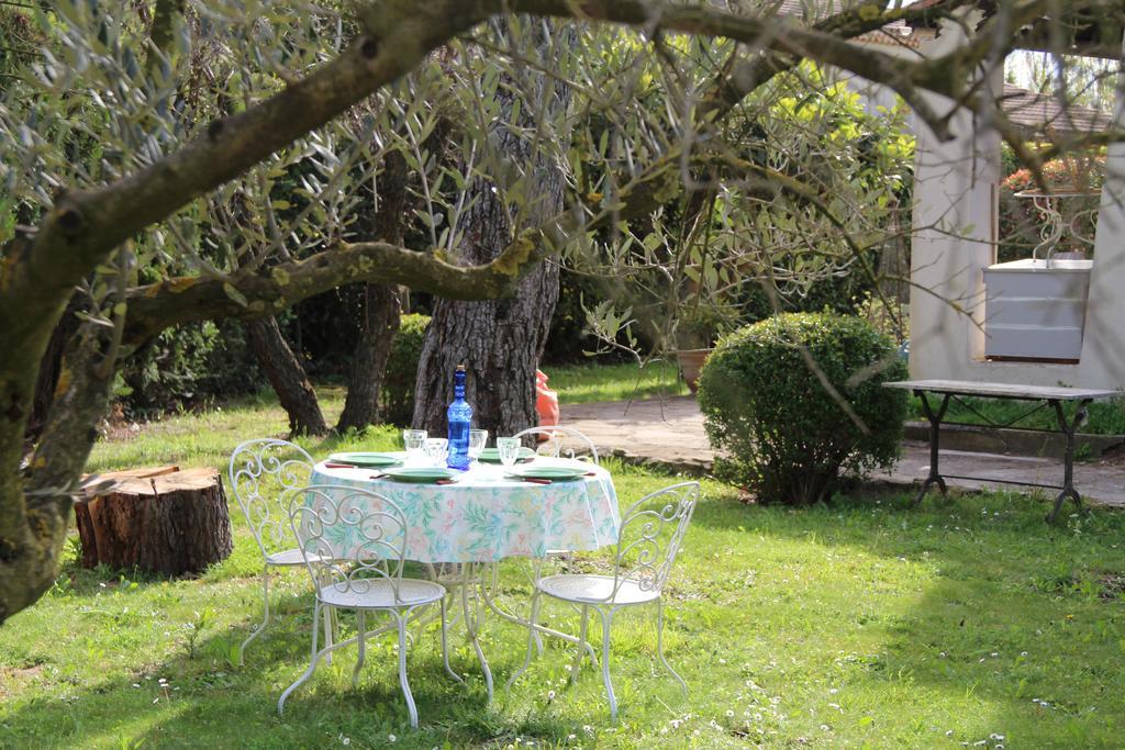 Des Oliviers Apartment
